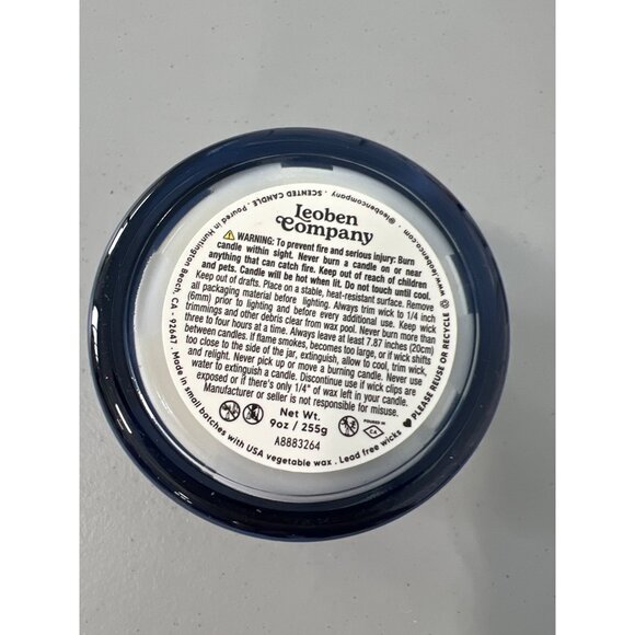 Leoben Company Red Amber & Cedar 9 Oz Scented Candle Vegan Soy Wax Blend - Picture 4 of 5